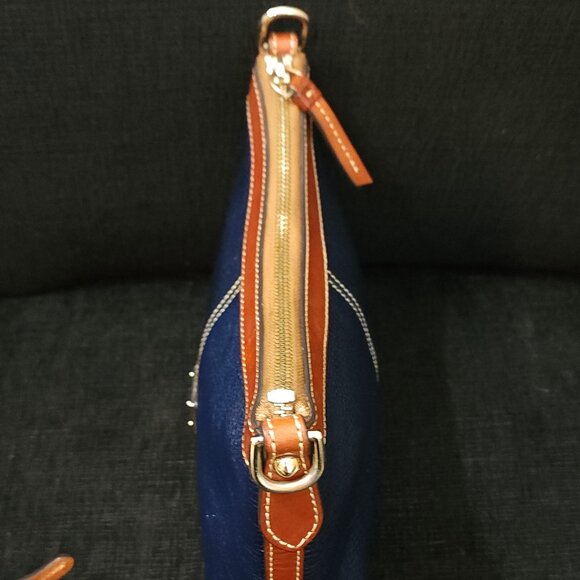 Dooney & Bourke Pebble Grain Navy Leather Crossbody Pouch Bag - Picture 9 of 11